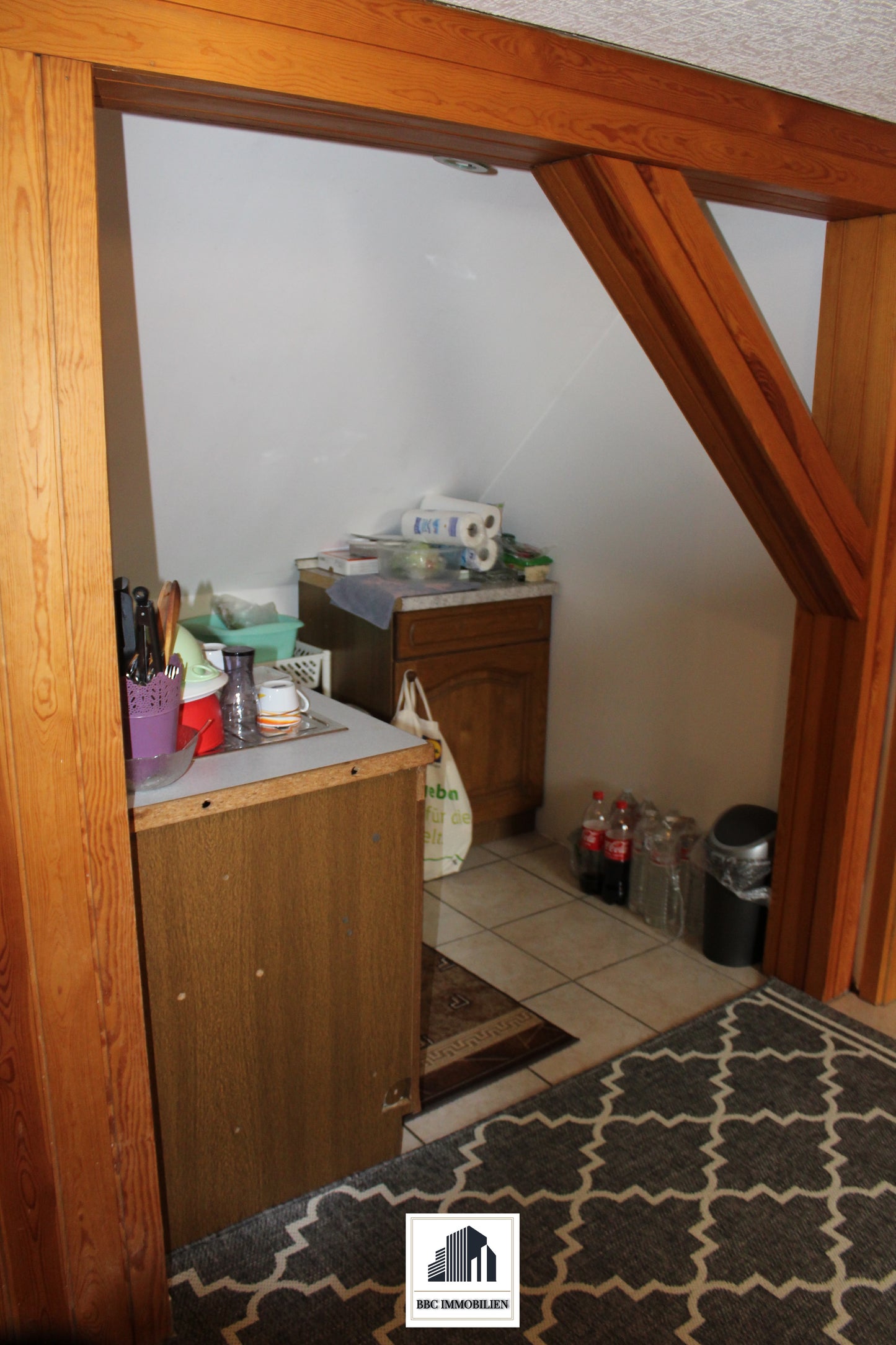 Rechte Seite eines modernen Dreifamilienhauses – Komplett saniert und vielseitig nutzbar! (72108 Ergenzingen)