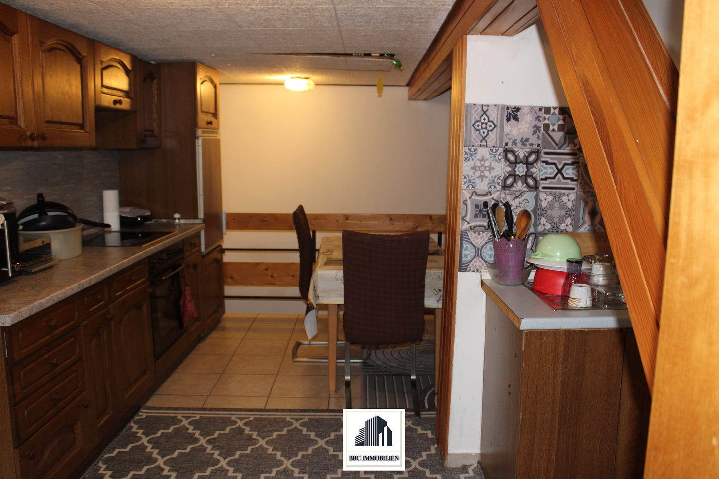 Rechte Seite eines modernen Dreifamilienhauses – Komplett saniert und vielseitig nutzbar! (72108 Ergenzingen)