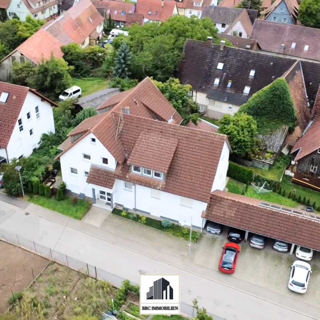 Helle Dachgeschosswohnung mit Balkon, Gartenanteil und Stellplatz in gepflegtem Mehrfamilienhaus!