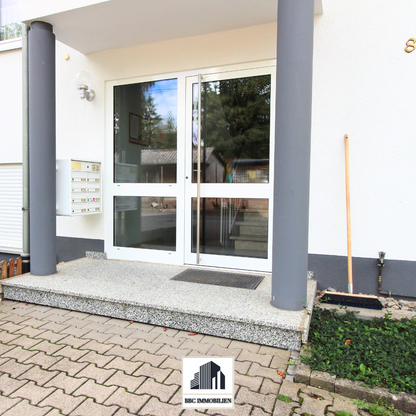 Helle Dachgeschosswohnung mit Balkon, Gartenanteil und Stellplatz in gepflegtem Mehrfamilienhaus!