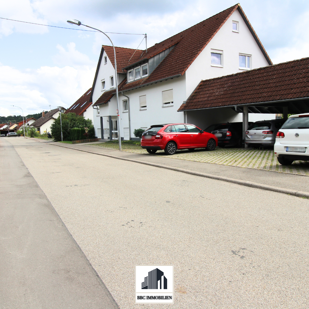 Helle Dachgeschosswohnung mit Balkon, Gartenanteil und Stellplatz in gepflegtem Mehrfamilienhaus!