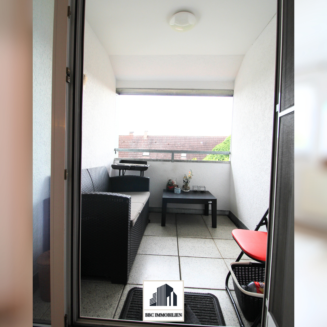 Helle Dachgeschosswohnung mit Balkon, Gartenanteil und Stellplatz in gepflegtem Mehrfamilienhaus!