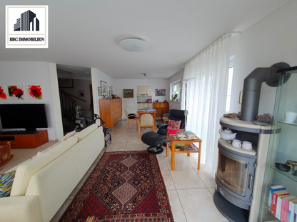 Einladende Doppelhaushälfte mit modernem Komfort und viel Platz für die ganze Familie! (71083 Herrenberg-Kuppingen)