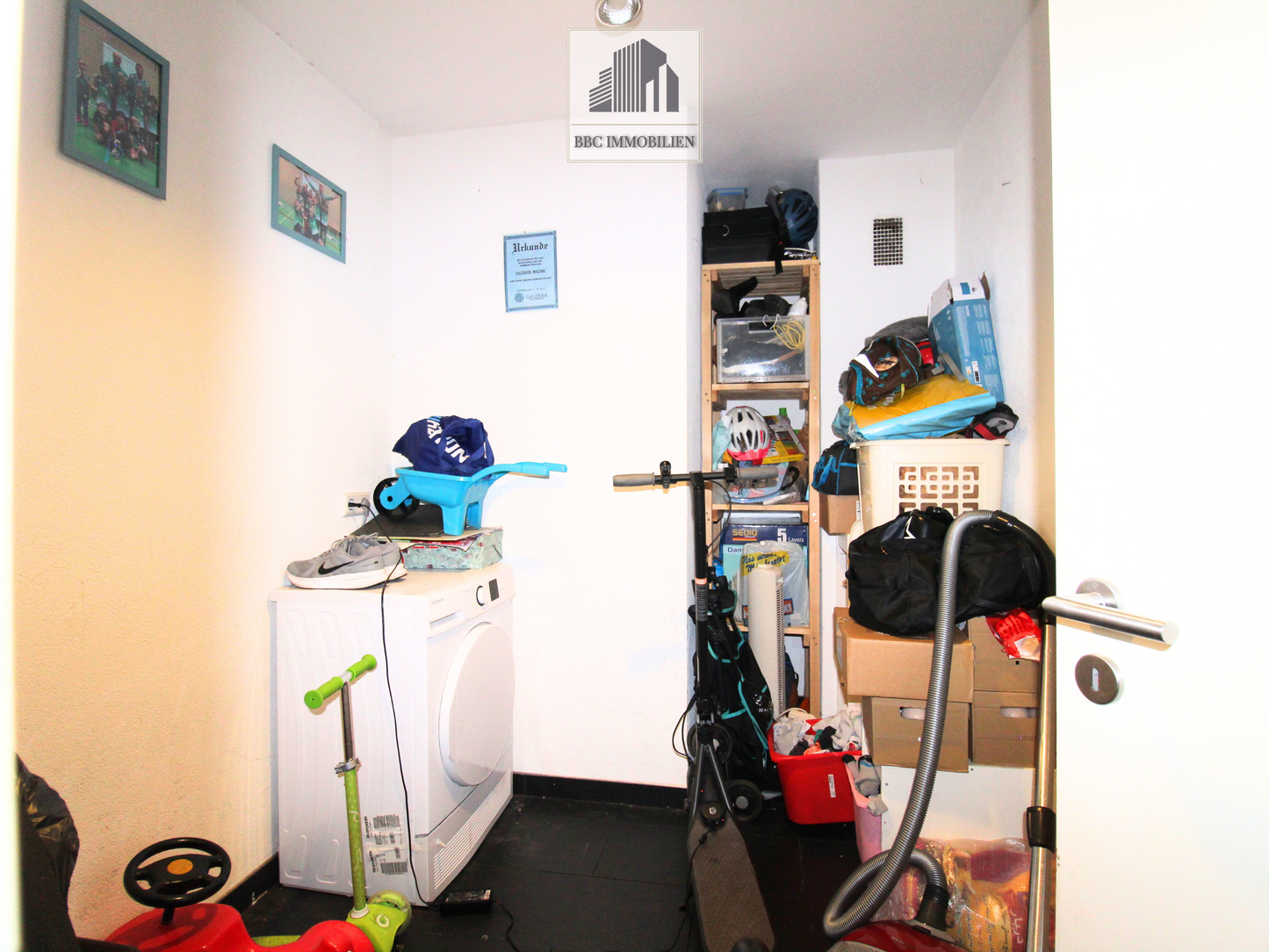 Exklusive 4,5-Zimmer-Wohnung in Reutlingen – modern saniert mit Garage und Keller!
