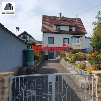 Charmantes Einfamilienhaus mit Scheune und großem Grundstück! (71083 Herrenberg-Oberjesingen)