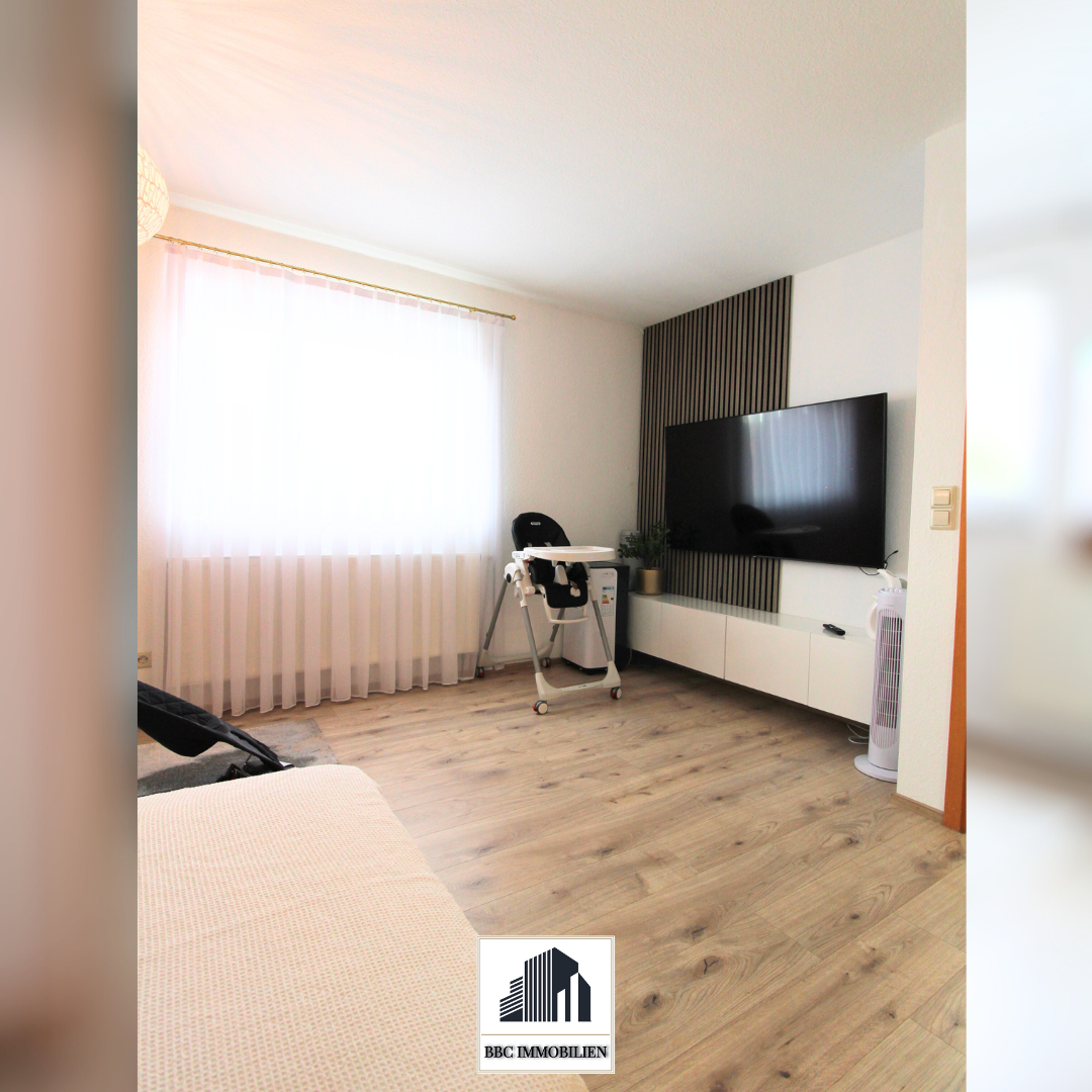 Helle Dachgeschosswohnung mit Balkon, Gartenanteil und Stellplatz in gepflegtem Mehrfamilienhaus!