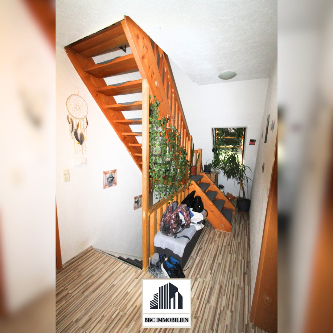 Großzügiges Zweifamilienhaus mit Ausbaupotenzial zum 3-Familienhaus – mit Garten, Garage und Gewölbekeller!